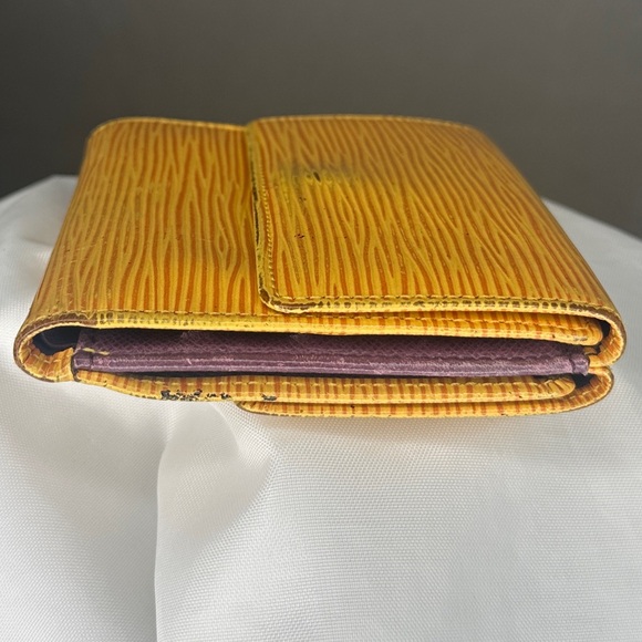 LOUIS VUITTON | Epi Leather Wallet-Coin Purse | Yellow | 4.25” x 4” - Picture 12 of 13